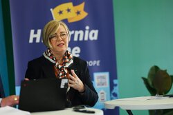 1Y3A3521